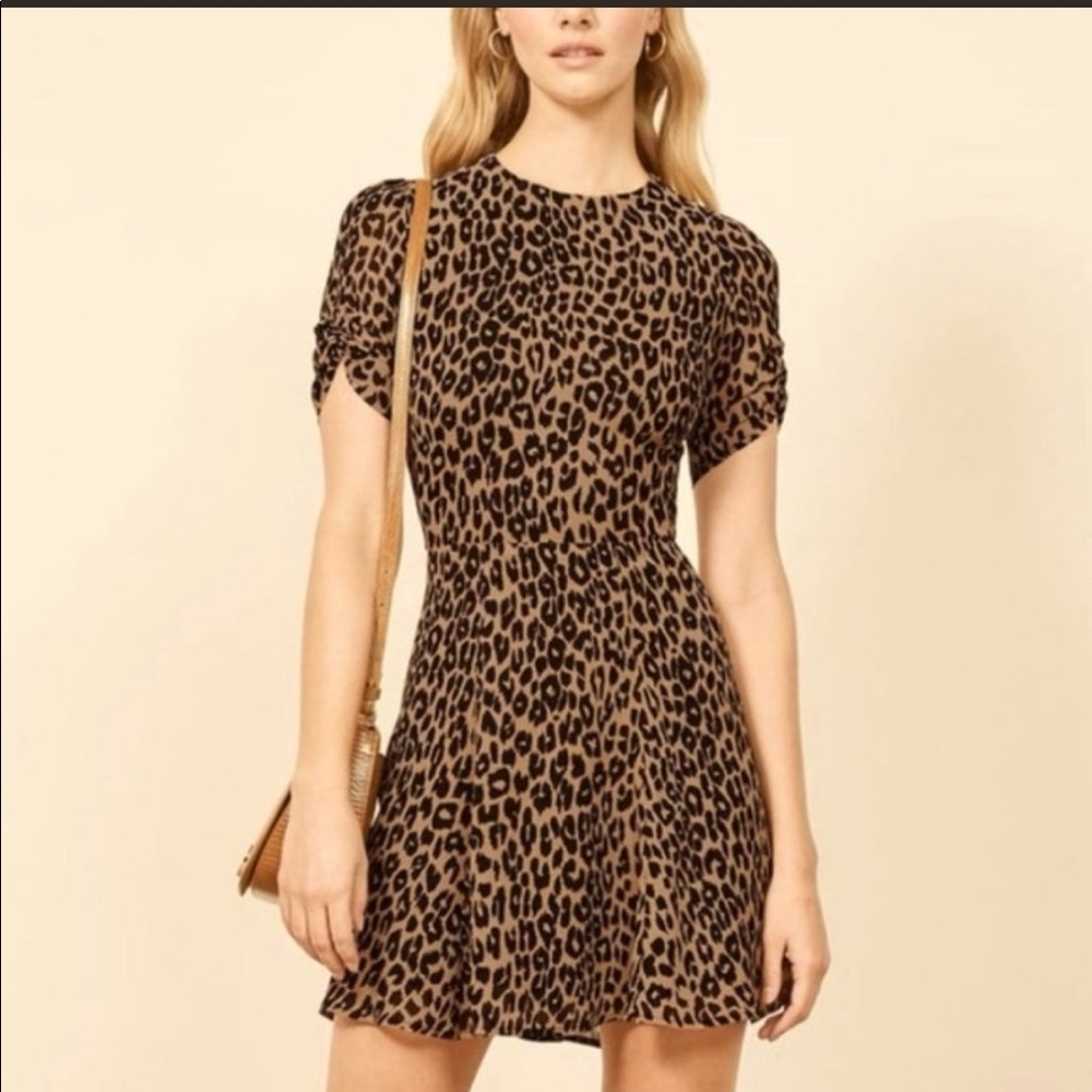 REFORMATION: GRACIE RUCHED SLEEVE MINIDRESS IN COUGAR